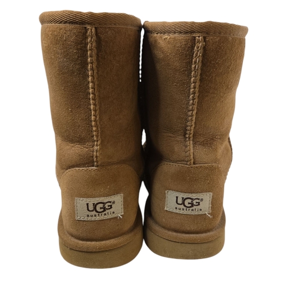 Ugg Classic Short II Size 6 - Picture 4 of 5